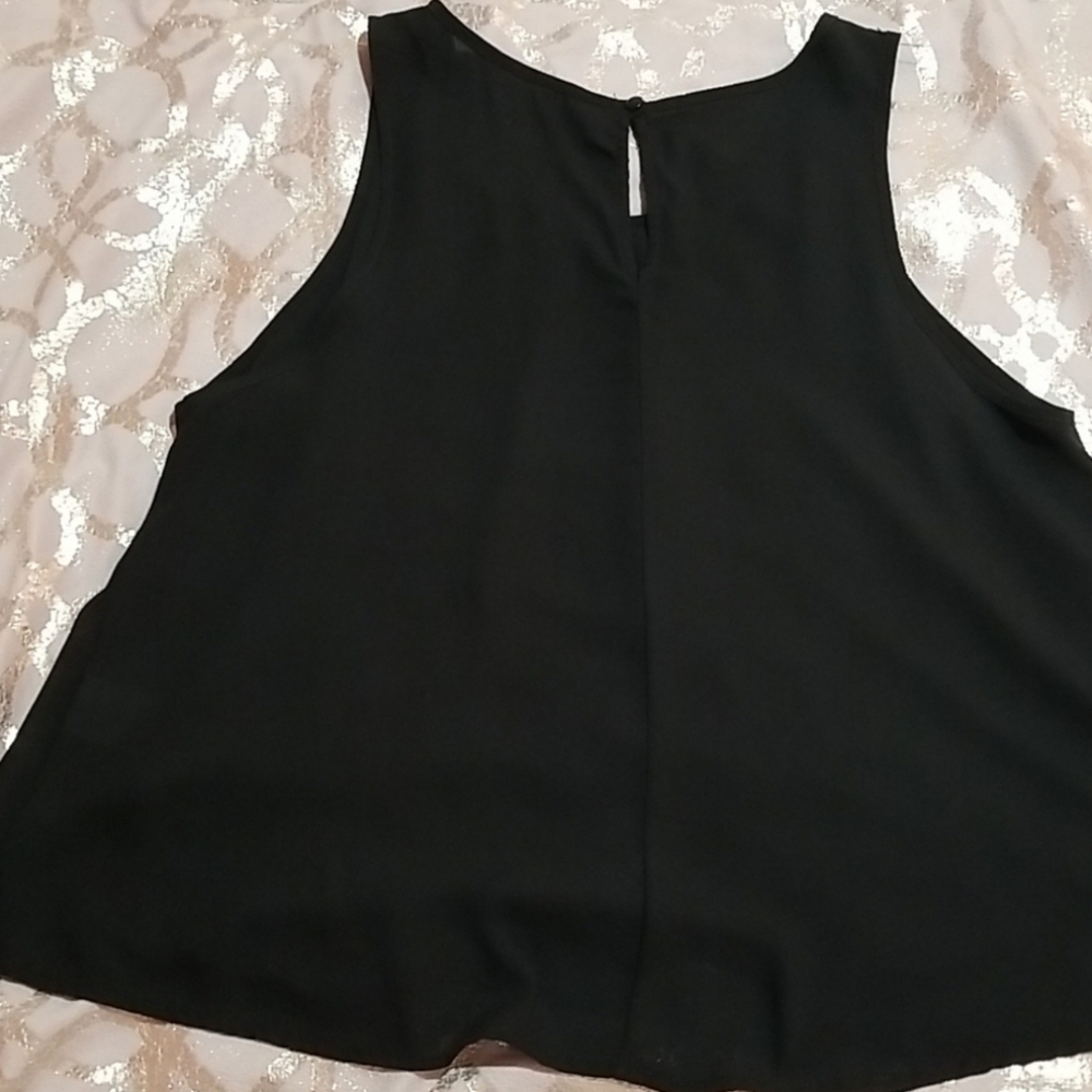 Lush Black Sleeveless Relaxed Tank Top - Picture 5 of 5